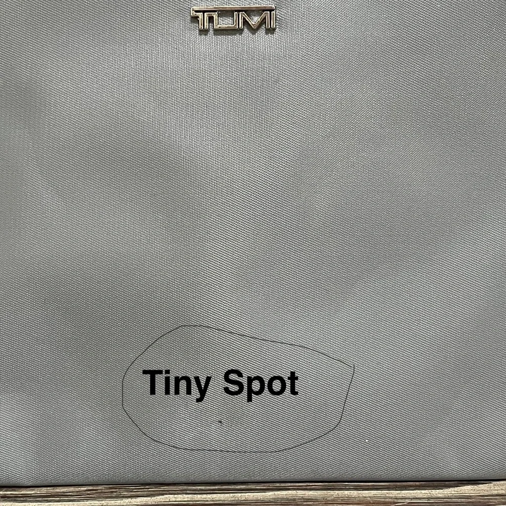 TUMI for DELTA Cosmetic Bag Travel Vacation Toiletry Grey Nylon Zip Close Lined